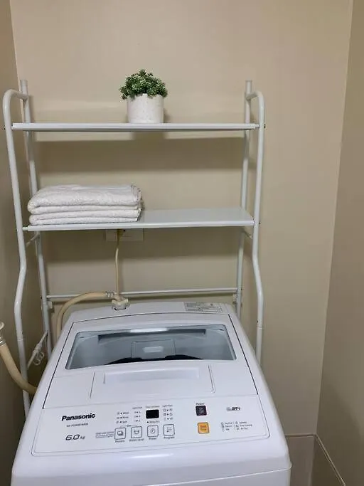 Cozy 1 Bedroom Near Alabang Town Center And Molito With Wifi And Netflix Manila 0*,  Filipinas